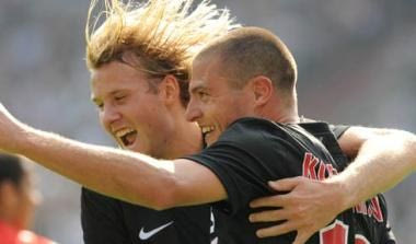 23η αγ.: Μόνη πρώτη και πάλι η Αϊντχόφεν, από κοντά η Τβέντε (vid)