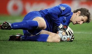 Στη Γιουνάιντετ μέχρι τα 41 ο Φαν ντερ Σαρ