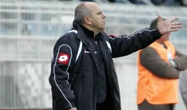 Συνεχίζει με Βαζάκα η Καλαμάτα