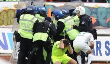 Σοβαρά επεισόδια στο Ντιγιαρμπακίρσπορ-Μπούρσασπορ (vid)