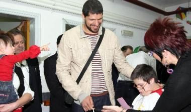 O Ηλυσιακός τιμά τον Λάζαρο Παπαδόπουλο