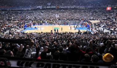 Καλεσμένοι στο πανηγύρι των τρελών της Παρτιζάν (vids)