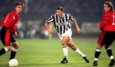 Η Νιούκαστλ απέρριψε τον Ζιντάν! (vid)