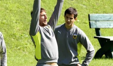 In ο Μανωλάς, out ο Καράμπελας