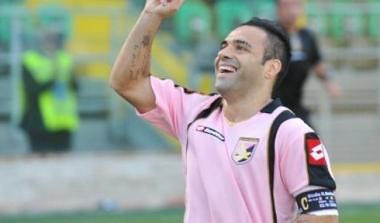 Ο Μίκολι αγόρασε το σκουλαρίκι του Μαραντόνα!