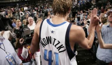 Ο Nowitzki εκτέλεσε τους Spurs και οι Blazers έκαναν το break (vid)