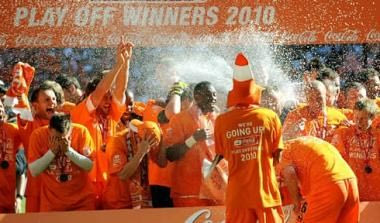 Η Μπλάκπουλ επιστρέφει 29 χρόνια μετά (vid)