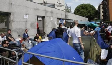 Ο Μουρίνιο χάρισε εισιτήριο του τελικού σε φίλαθλο που κατασκήνωνε (vid)