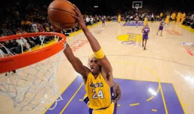 Με 40άρα του Bryant οι Lakers έκαναν το 1-0 με τους Suns (vid)