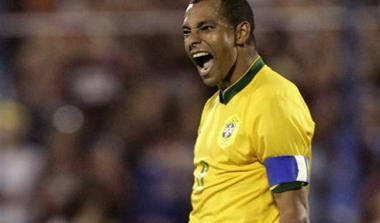 Ζιλμπέρτο Σίλβα και Γκραφίτε μέσα, Ροναλντίνιο, Αντριάνο εκτός