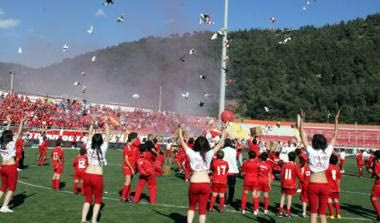 Φιέστα για δύο στο Βόλο, Πανσερραϊκός και Πιερικός στα πλέι οφ