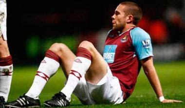 Ο Χρυσός Οδηγός στο παπούτσι του Μάθιου Άπσον!