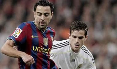 Γκουαρντιόλα: “Ο Τσάβι ρισκάρει τη συμμετοχή του στο Μουντιάλ”