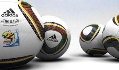 Jabulani, η μπάλα που κατακρίνουν οι παίκτες και αποθεώνει η FIFA
