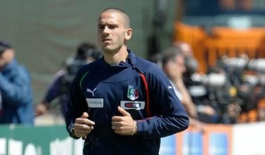 O Mπονούτσι έτρεψε ένοπλο ληστή σε φυγή!