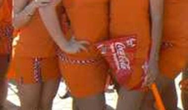 H FIFA δεν απαγορεύει τα σούπερ μίνι φορέματα