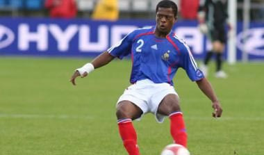 Οι “τρικολόρ” στηρίζουν Ανελκά, ο καυγάς του Εβρά (vid)