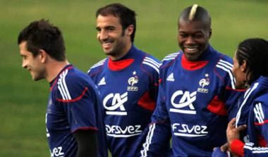 Άρνηση της FIFA στη Γαλλία, συνεχίζει με δύο τερματοφύλακες