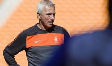 Γκρινιάζει ο Φαν Μάαρβαϊκ, αποθεώνει Σνάιντερ ο Γκούλιτ