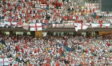 “Πόρτα” σε 3.200  Άγγλους χούλιγκαν