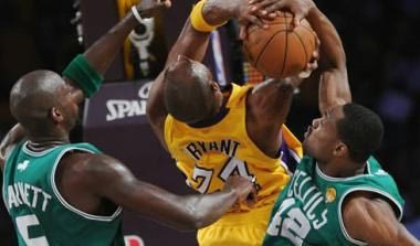 Προβάδισμα τίτλου για τους Lakers με νίκη στην πρεμιέρα των τελικών (vid)