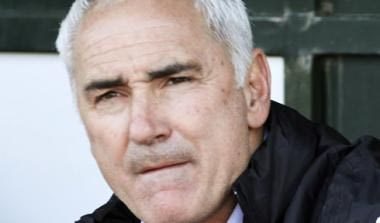 Ανανέωσε ο Μανίκας