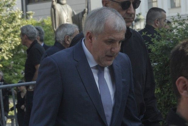 Συντετριμμένος ο Ομπράντοβιτς στη Μητρόπολη