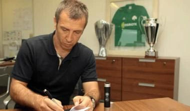 Υπέγραψε για ένα χρόνο ο Νιόπλιας