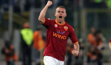 Σένσι: “Δεν πάει πουθενά ο Ντε Ρόσι”