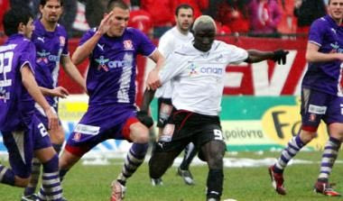 Πέφτει η αυλαία σε πλέι οφ και πλέι άουτ