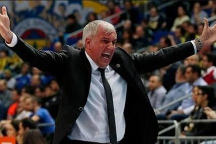 Τρελάθηκε και πήρε τεχνική ποινή ο Ομπράντοβιτς!