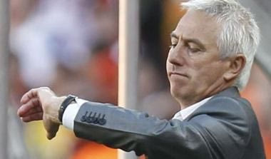 Όλσεν: “Ήταν σαν κρύο ντους”. Φαν Μάρβαϊκ: “Δεν μας έλειψε ο Ρόμπεν”