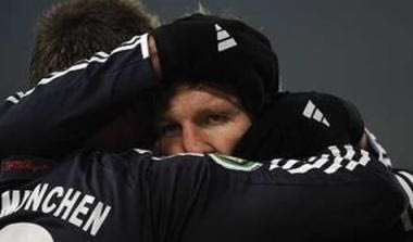 Επανεκκίνηση με ντέρμπι στο Αμβούργο