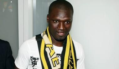 Η ΑΕΚ πήρε κανονικό αμυντικό χαφ