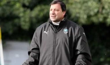 Ξαφνική απομάκρυνση Γκόφα, επιστρέφει ο Βαζάκας