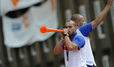 Εν πλω αποθέωση των Ολλανδών, ιππότες Φαν Μάαρβαϊκ και Φαν Μπρόγκχορστ (vids+photos)