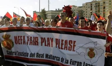 Επιστολή Λάουντρουπ και ποδοσφαιριστών στον Πλατινί