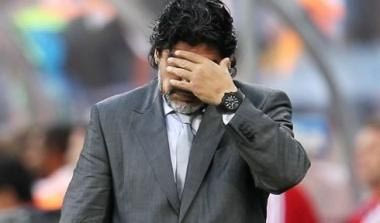 Οι 5 παρασκηνιακοί λόγοι που έστειλαν τον Μαραντόνα στο ταμείο ανεργίας (vids)