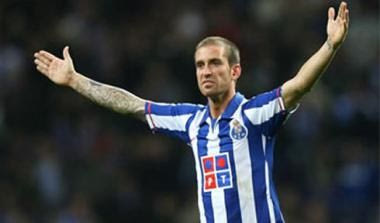 Η Τσέλσι κερδίζει τη μάχη για τον Ραούλ Μεϊρέλες