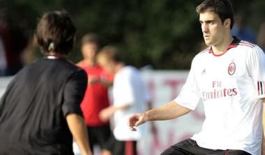 Στον πάγκο ο Παπασταθόπουλος στην ήττα της Μίλαν από τη Βαρέζε (vid)