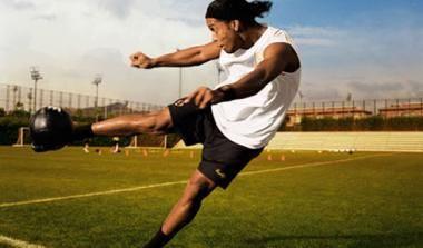 Μέχρι κι ένα μήνα έξω ο Ροναλντίνιο!