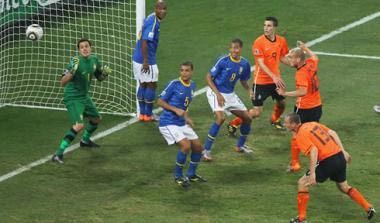 Στο Σνάιντερ κατακυρώθηκε το γκολ της ισοφάρισης (vid)