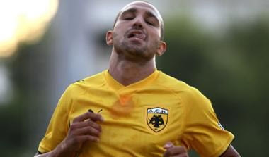 Τζιμπούρ: “Θα μείνω στην ΑΕΚ”