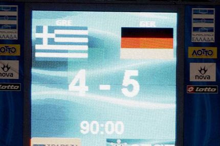 Ο παικταράς Μλάπα και τα δύο γκολ του Πέτσου
