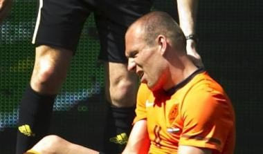 Φαν Μάαρβικ: “Αστείοι οι ισχυρισμοί της Μπάγερν”