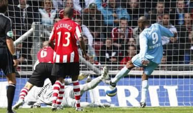 2η αγ.: Άκαπνη η Τβέντε,”φωτιά” Άγιαξ, Αϊντχόφεν