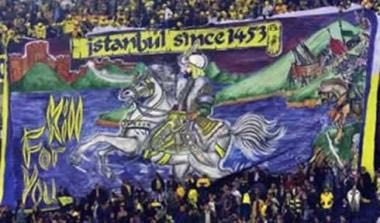 Με το μαχαίρι στα δόντια…