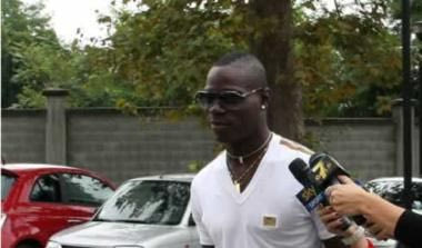 Συνεχίζει να προκαλεί τους οπαδούς της Ίντερ ο Μπαλοτέλι (vid)