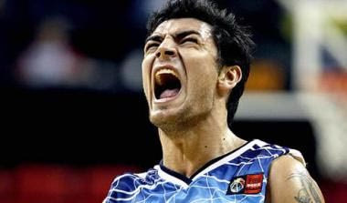 Ο Κάρλος Ντελφίνο στο contra.gr (vid)