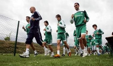 Ανακοινώθηκε ο Έμπεν, ένιωσε ενοχλήσεις ο Σισέ